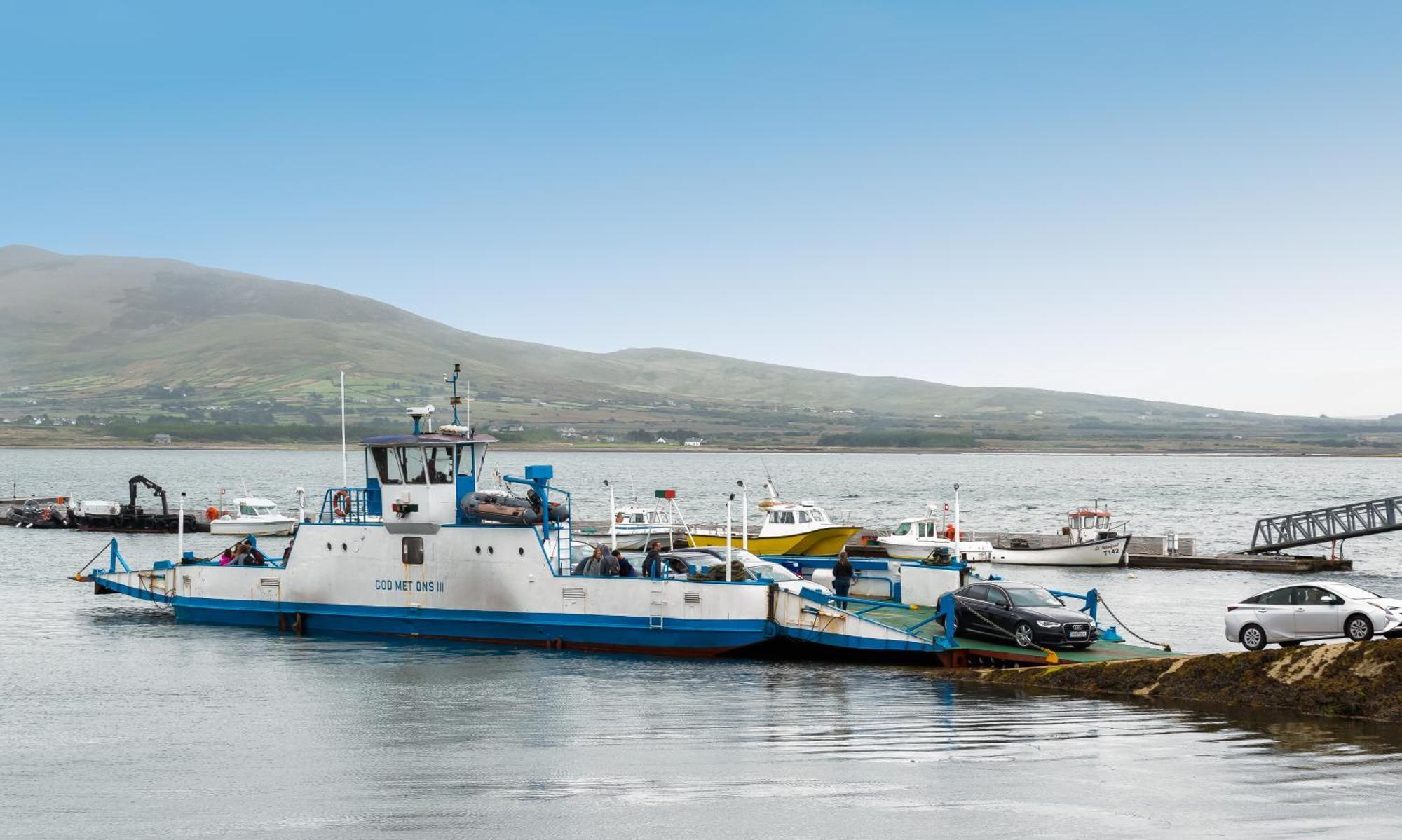 Luxury 4 Bedroom Holiday Home Overlooking The Sea On Valentia Island Knights Town Exterior foto