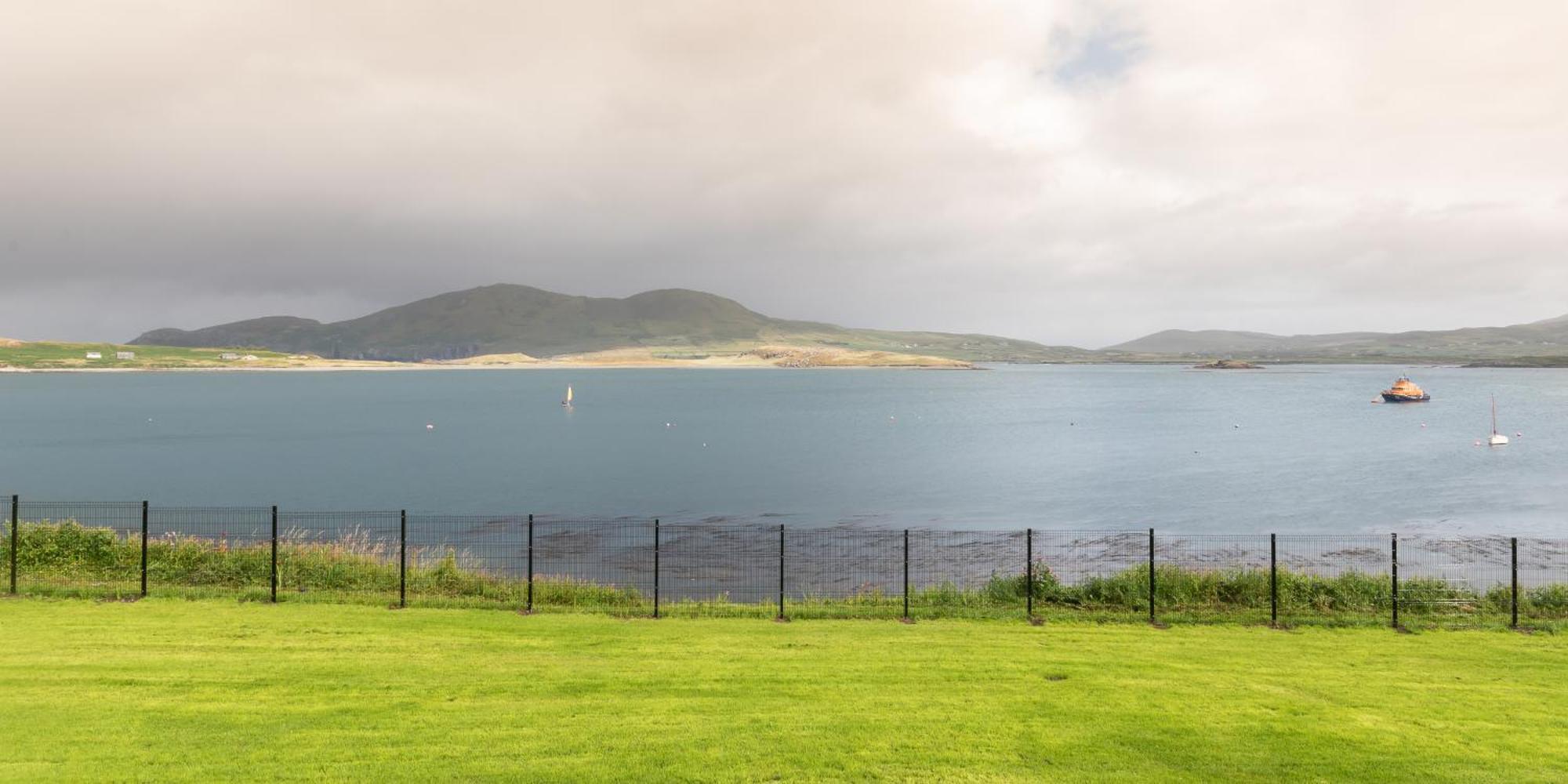 Luxury 4 Bedroom Holiday Home Overlooking The Sea On Valentia Island Knights Town Exterior foto