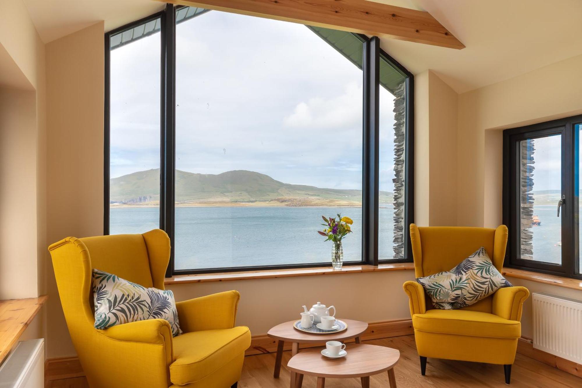 Luxury 4 Bedroom Holiday Home Overlooking The Sea On Valentia Island Knights Town Exterior foto