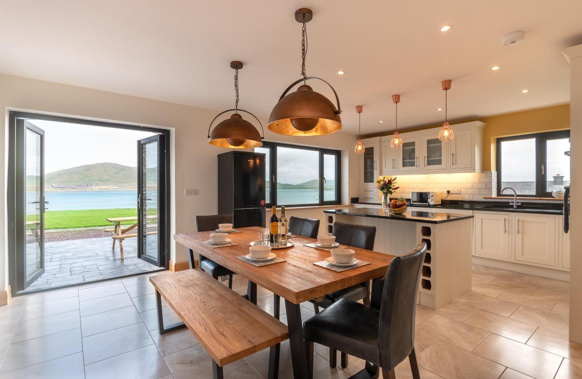 Luxury 4 Bedroom Holiday Home Overlooking The Sea On Valentia Island Knights Town Exterior foto