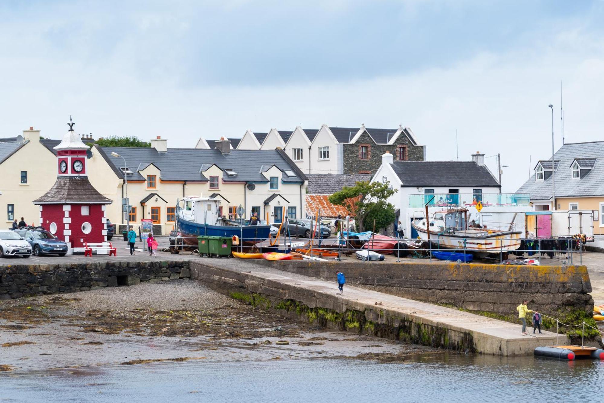 Luxury 4 Bedroom Holiday Home Overlooking The Sea On Valentia Island Knights Town Exterior foto