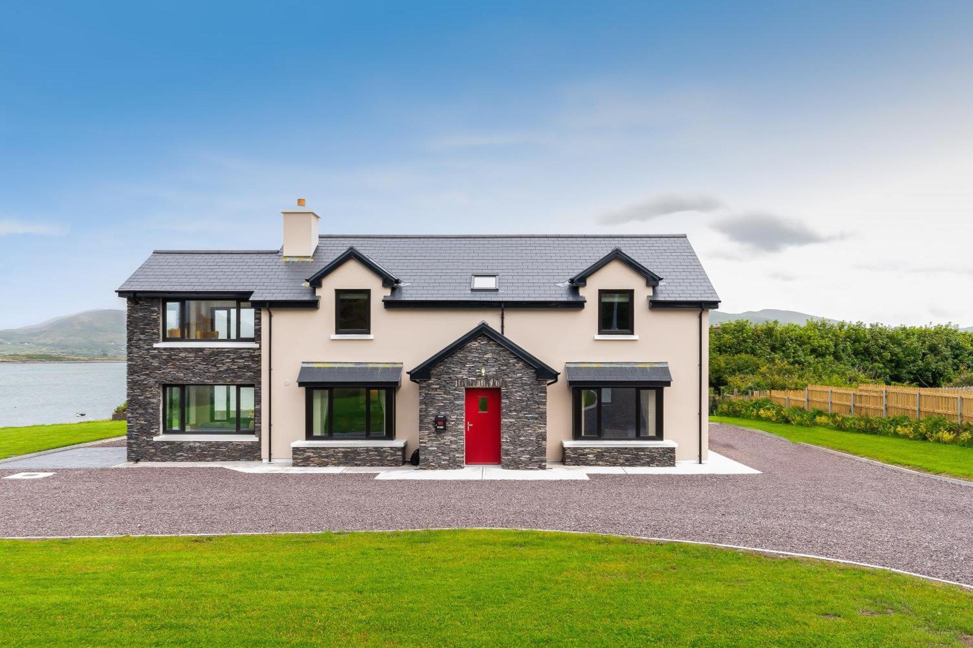 Luxury 4 Bedroom Holiday Home Overlooking The Sea On Valentia Island Knights Town Exterior foto